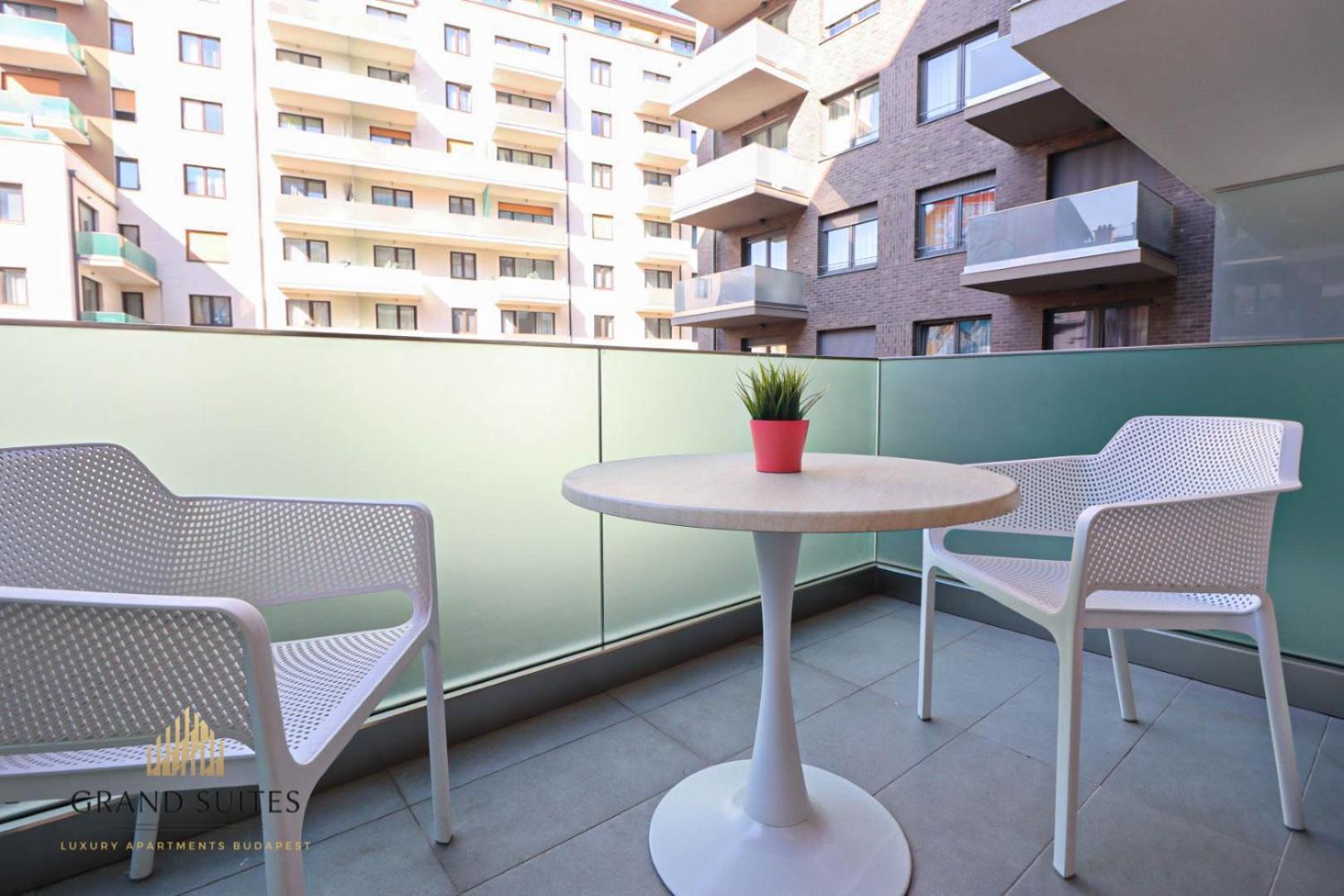 Grand Suites Promenade Boedapest Buitenkant foto