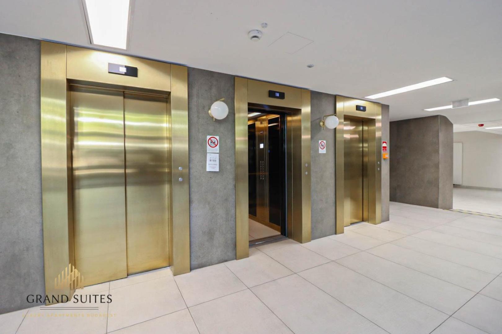 Grand Suites Promenade Boedapest Buitenkant foto