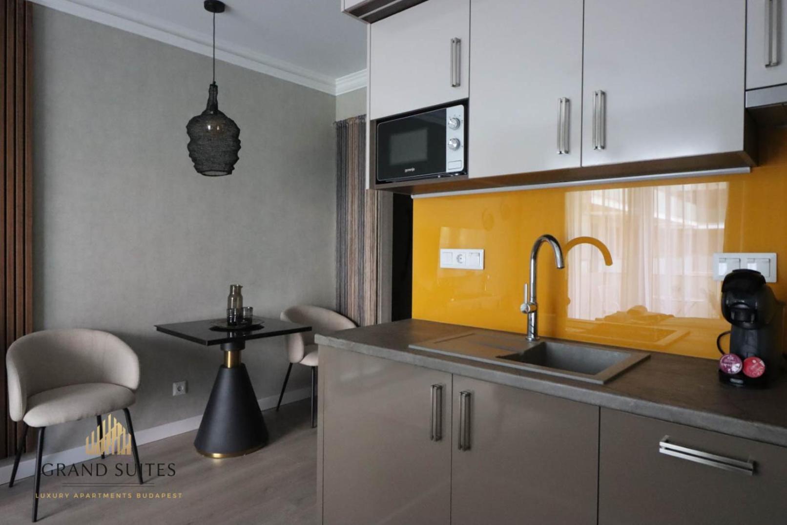 Grand Suites Promenade Boedapest Buitenkant foto
